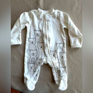 ✨NWOT✨ Newborn Carter’s PJs